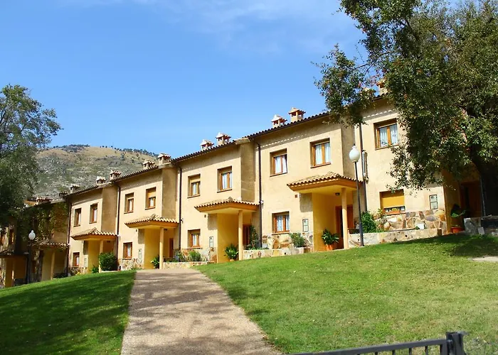 Hotel cerca del colegio: Residencial Los Robles